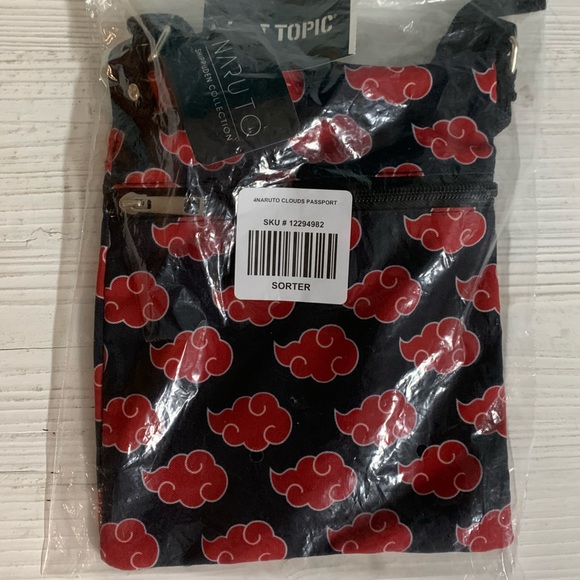 NARUTO SHIPPUDEN Clouds Passport CROSSBODY BAG! - Picture 3 of 3